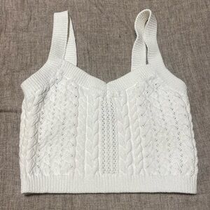 LENA CABLE KNIT CROP TOP IN WHITE.